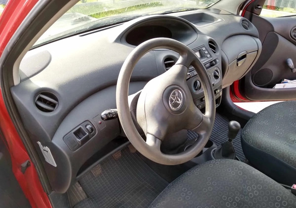 Toyota Yaris cena 6400 przebieg: 190000, rok produkcji 2005 z Katowice małe 137